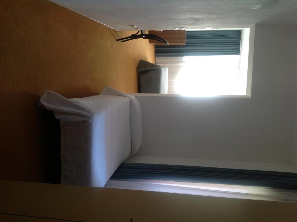 Albergo Al Caminetto Torbole Sul Garda Habitación foto